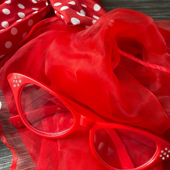 Accessories - Picture 3 of 3